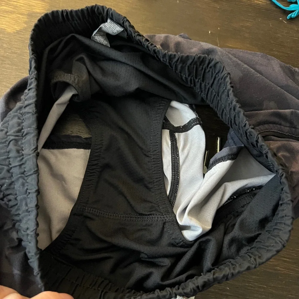 Vuori Clementine Shorts Black Camo Athletic Pockets Drawstring S‎
